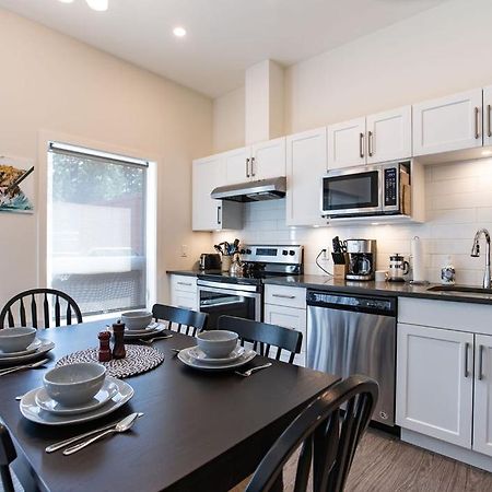 The Mac Shack By Revelstoke Vacations Apartment ภายนอก รูปภาพ